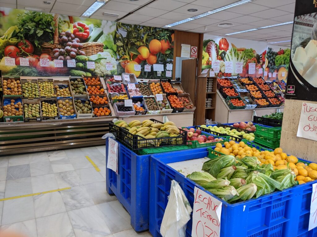 buy bulk fruit and vegetables to reduce plastic waste